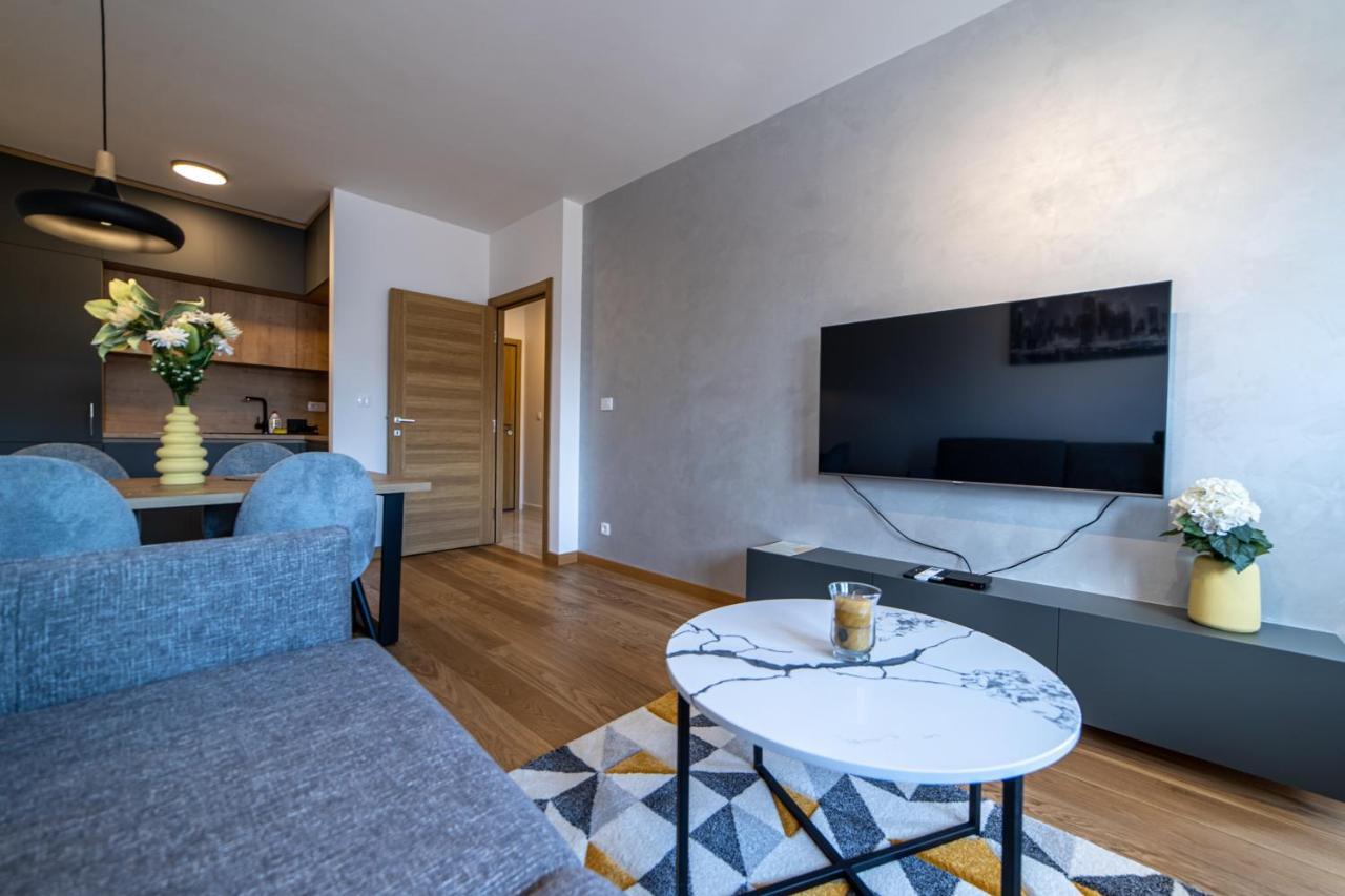 Apart Kraft Podgorica Luaran gambar