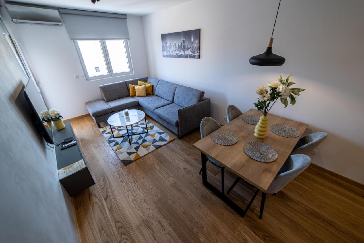 Apart Kraft Podgorica Luaran gambar