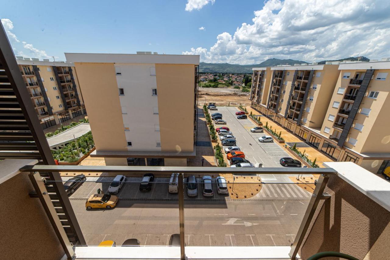 Apart Kraft Podgorica Luaran gambar