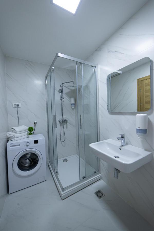 Apart Kraft Podgorica Luaran gambar