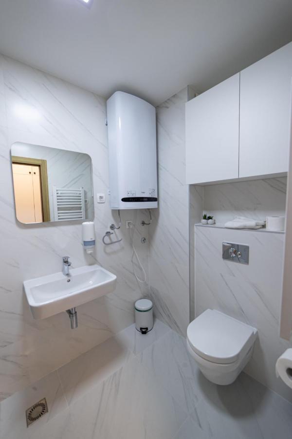 Apart Kraft Podgorica Luaran gambar