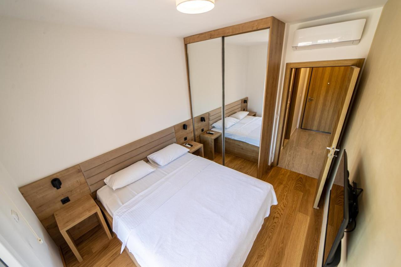 Apart Kraft Podgorica Luaran gambar